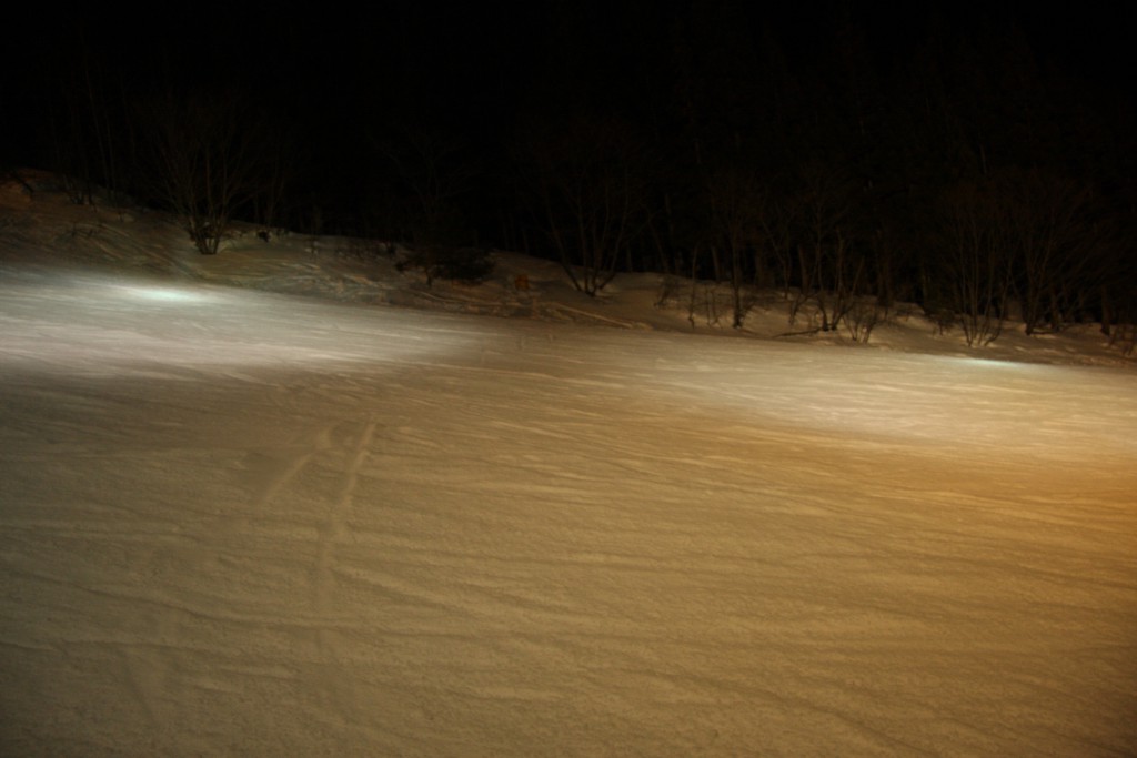 スキー場ゲレンデ照明スポット1